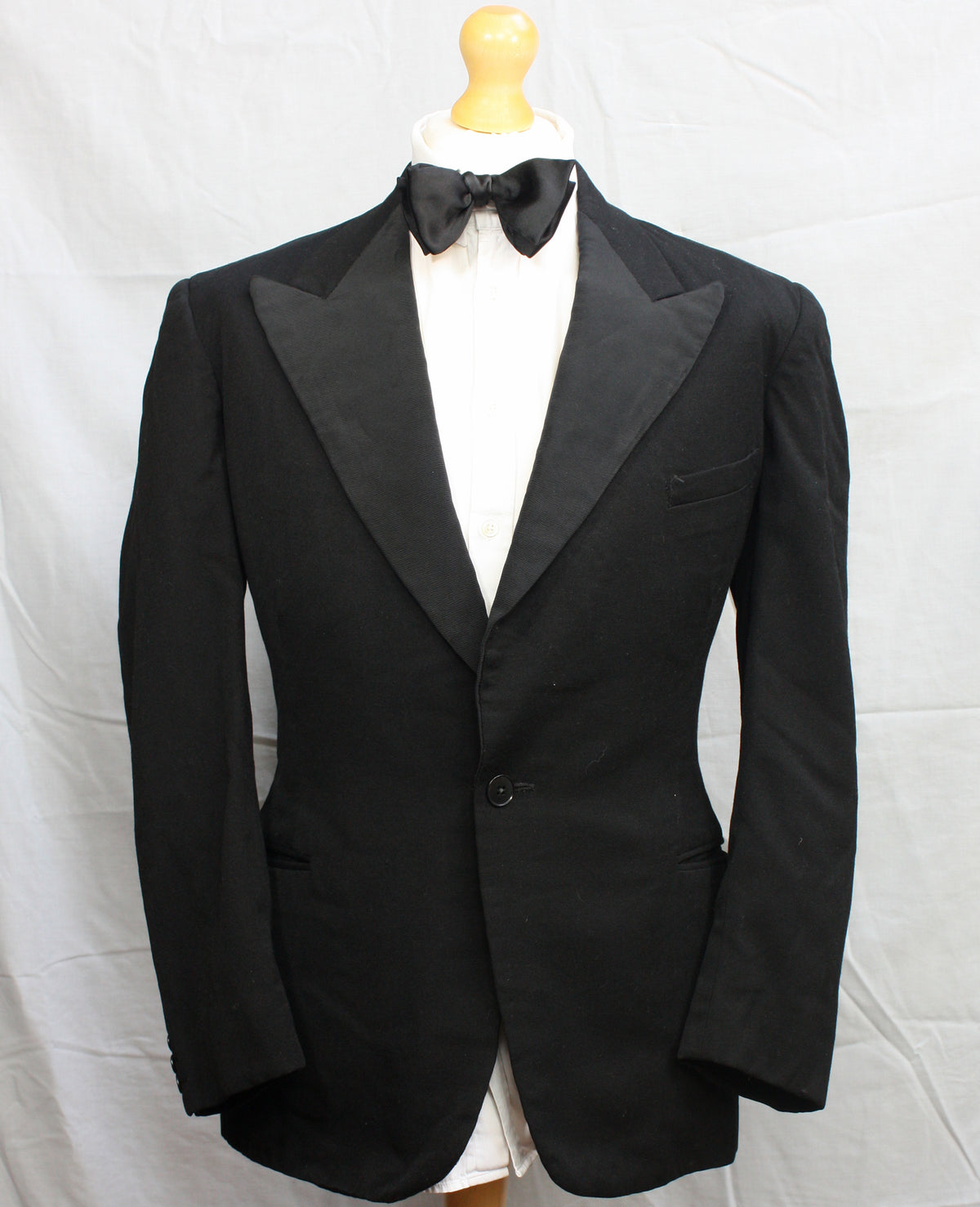 Vintage British Dinner Suit - SL (2025)33