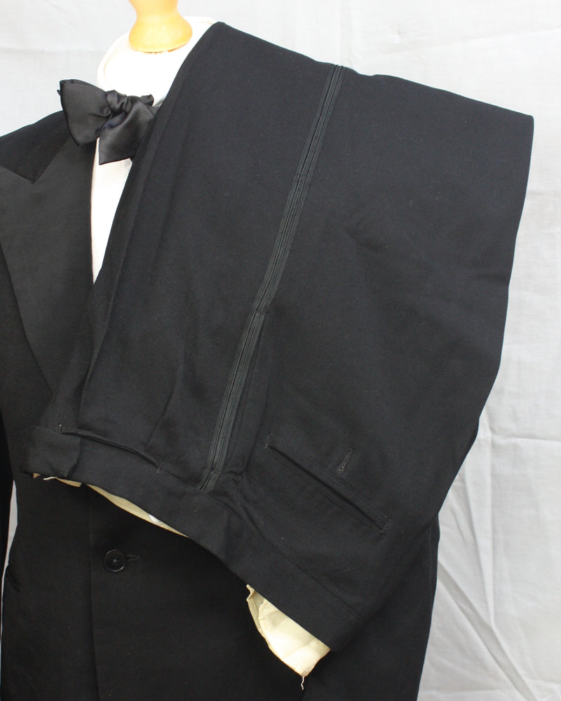 Vintage British Dinner Suit - SL (2025)33