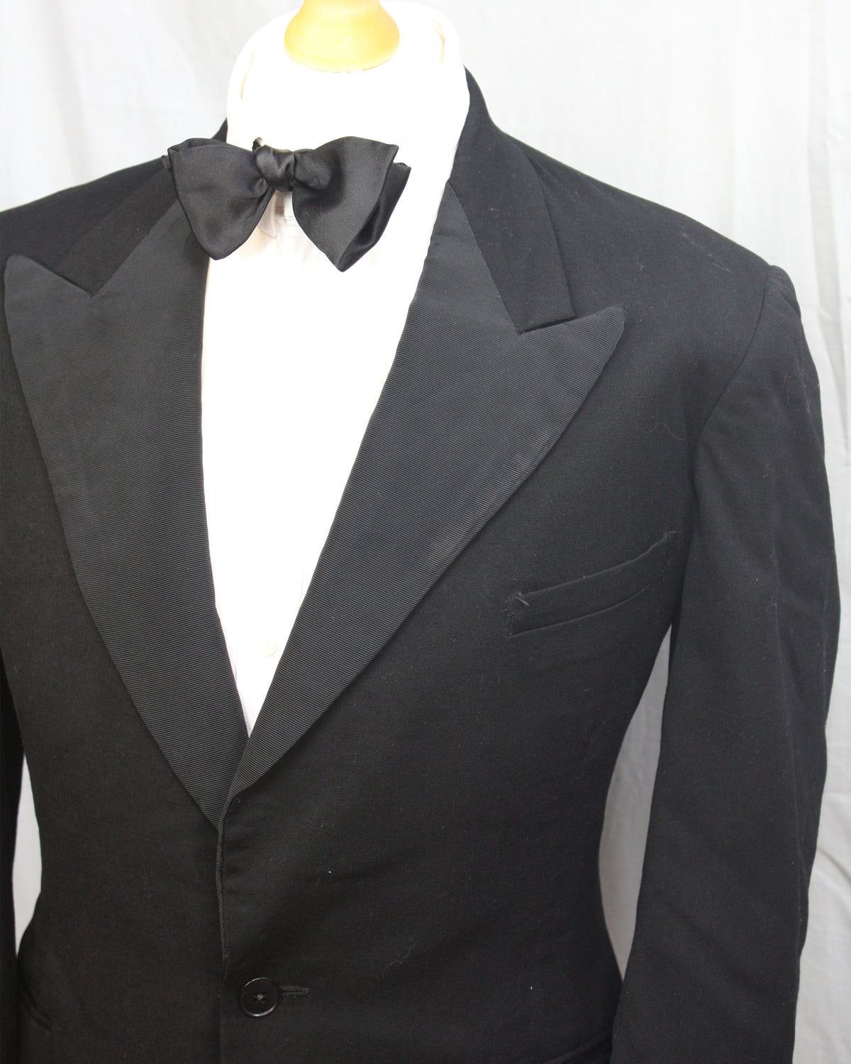 Vintage British Dinner Suit - SL (2025)33